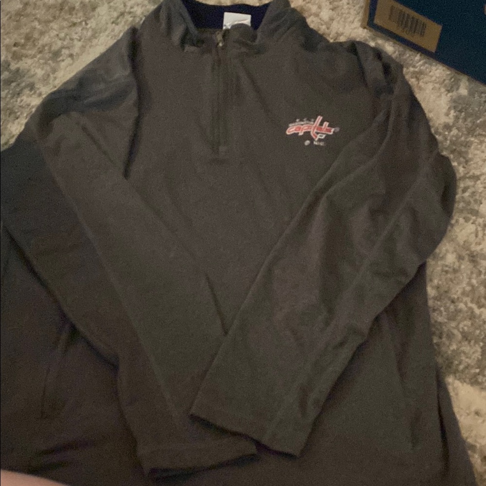 Men's Washington Capitals grey 1/4 zip size medium 38/40